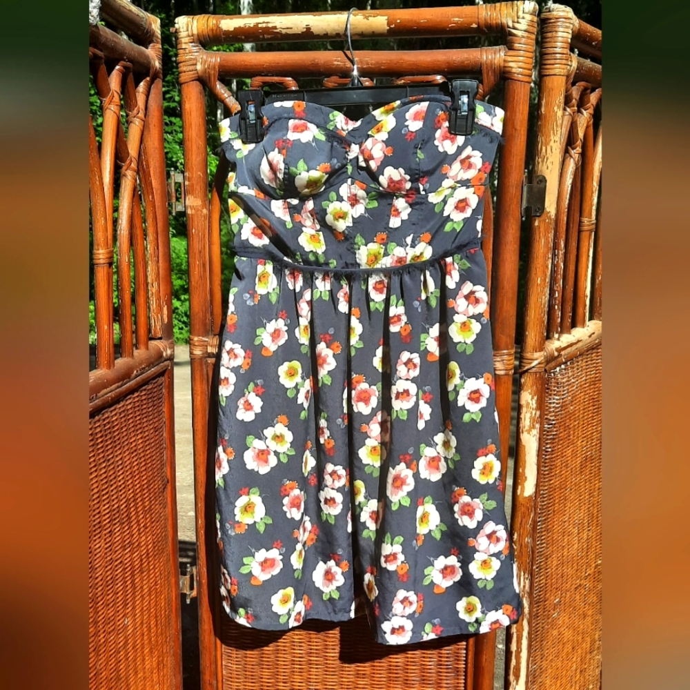🍀3/15 American Eagle Outfitters Floral Mini Strapless Dress